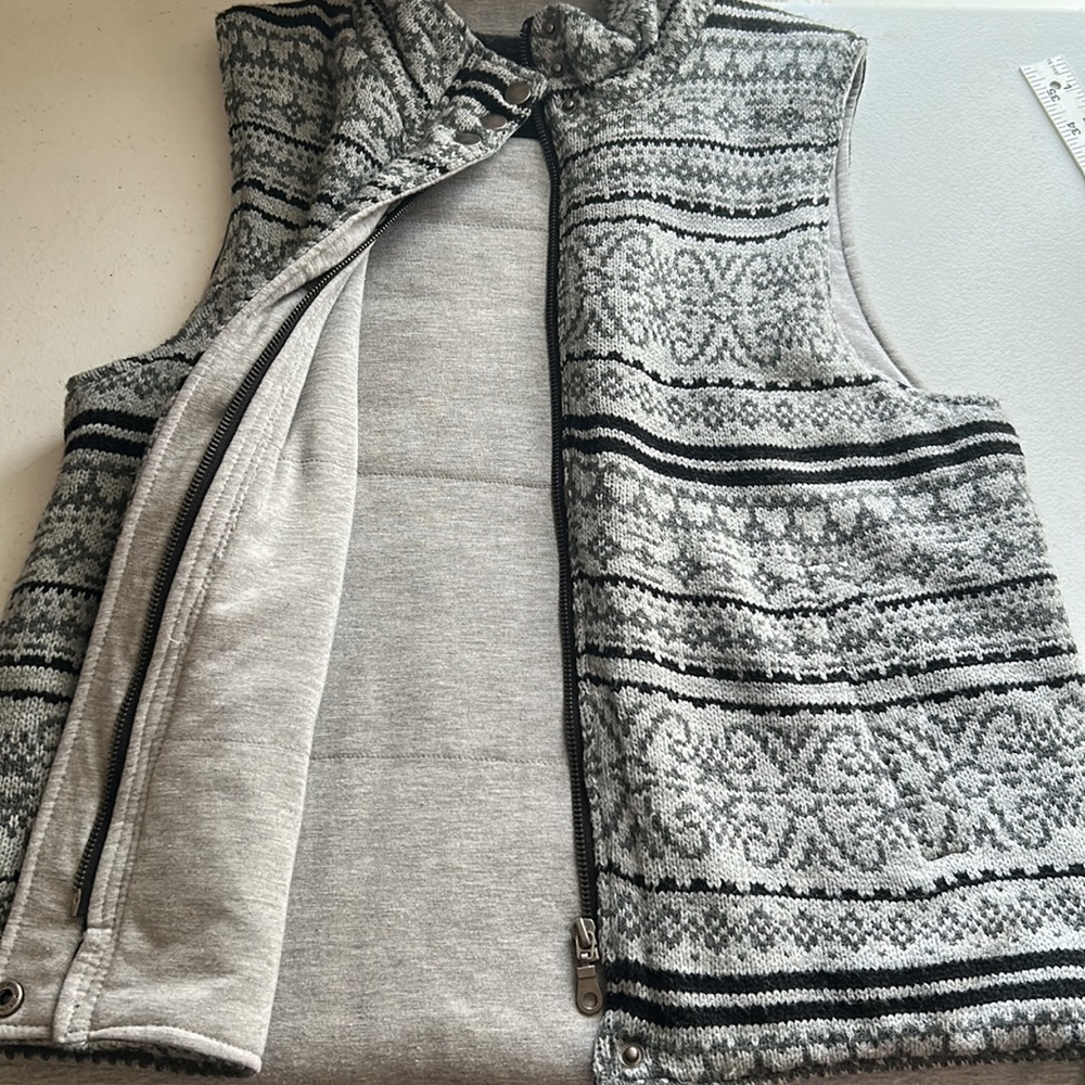 Coldwater Creek, Gray & Black, Zip Up Sweater Vest, Size Small - Picture 6 of 8